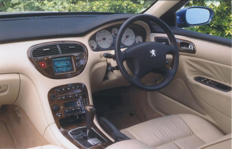 Интерьер Peugeot 607 1999 года  (фото 39 из 53)